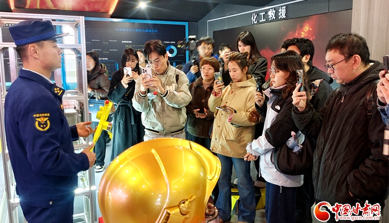 走進消防站 記者體驗“守護橙”的忠誠與擔當